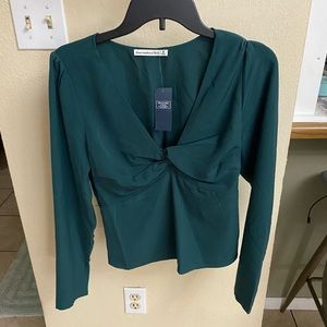 NWT Abercrombie & Fitch Long-Sleeve Twist-Front Blouse, dark green M